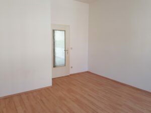 Jößnitzer Str. 135, Wohnung 1 ~~~ Balkon, Bad mit Wanne, Abstellraum im Treppenhaus, Keller - Foto 4