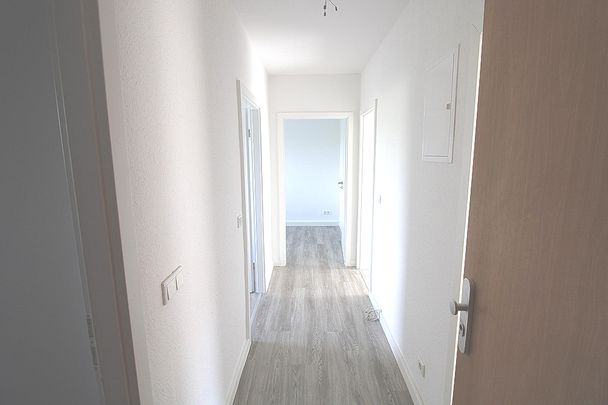 Einziehen und Wohnen… Gemütliche Wohnung in Aschersleben! - Photo 1