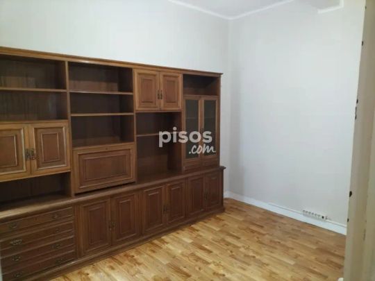 Piso en alquiler en Calle de la Puebla - Photo 1