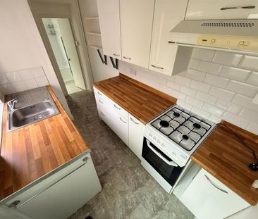 2 bedroom terraced house to rent - Photo 6