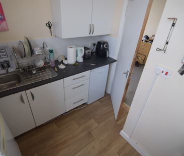 To Let 1 Bed Apartment - Photo 5
