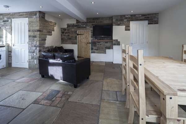 8 Highfields, Huddersfield, HD1 - Photo 1