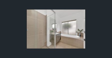 Beautiful Family Home in Prime Craigieburn Location! - Photo 3