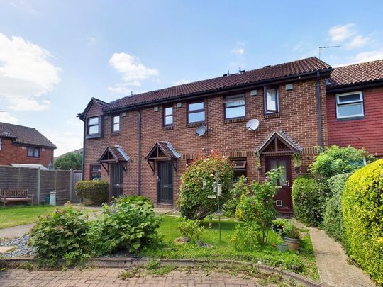 2 bedroom terraced house to rent - Photo 1