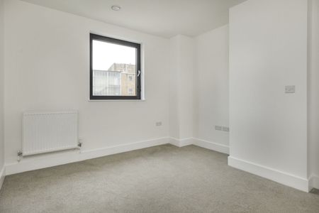 Flat to rent - Medway Street, Chatham, ME4 - Photo 4