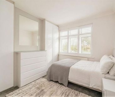 Grenfell Avenue, Hornchurch, RM12 - Photo 5