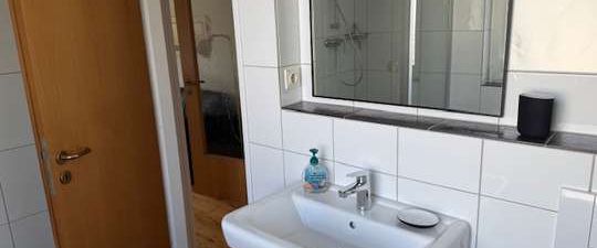 3 Zimmerwohnung mit Balkon - Wunderschöne Aussicht! - Foto 1