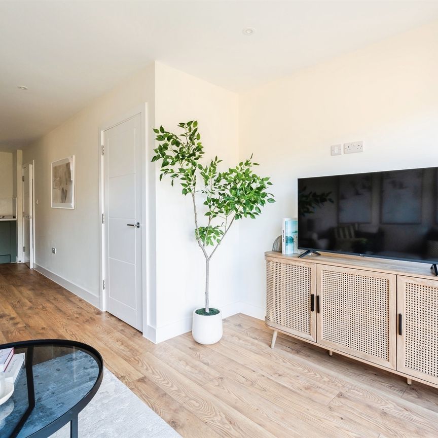 Alfriston Road, Seaford - Photo 1