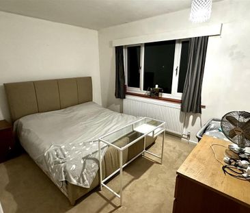 4 bedroom detached house to rent - Photo 2