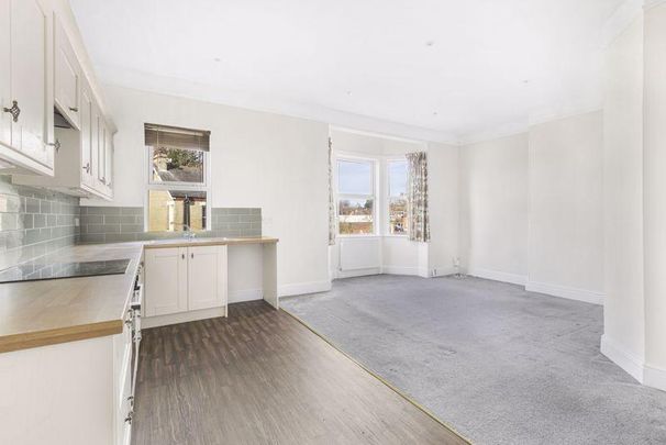 3 bedroom apartment to rent - Photo 1