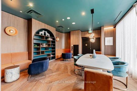 689 The Queensway #405 - Photo 4