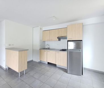 location Appartement T3 DE 63.32m² À BRUGUIERES - Photo 3
