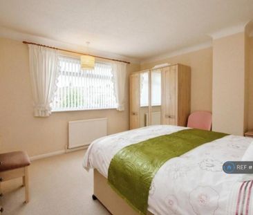 2 bedroom semi-detached house to rent - Photo 6