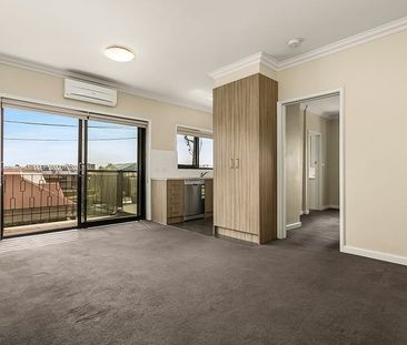 One Bedroom Apartment in Prime Location - Photo 6