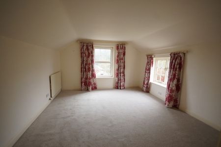 3 bedroom Cottage to let - Photo 2