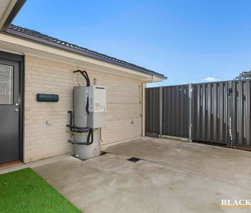 Low maintenance three bedroom Bonner home opposite reserve with solar - Photo 5