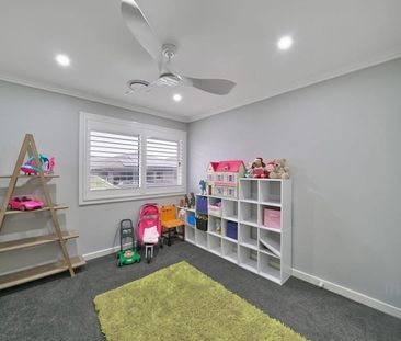 Carefully Crafted Solar Home with an Entertainers Yard! - Photo 3