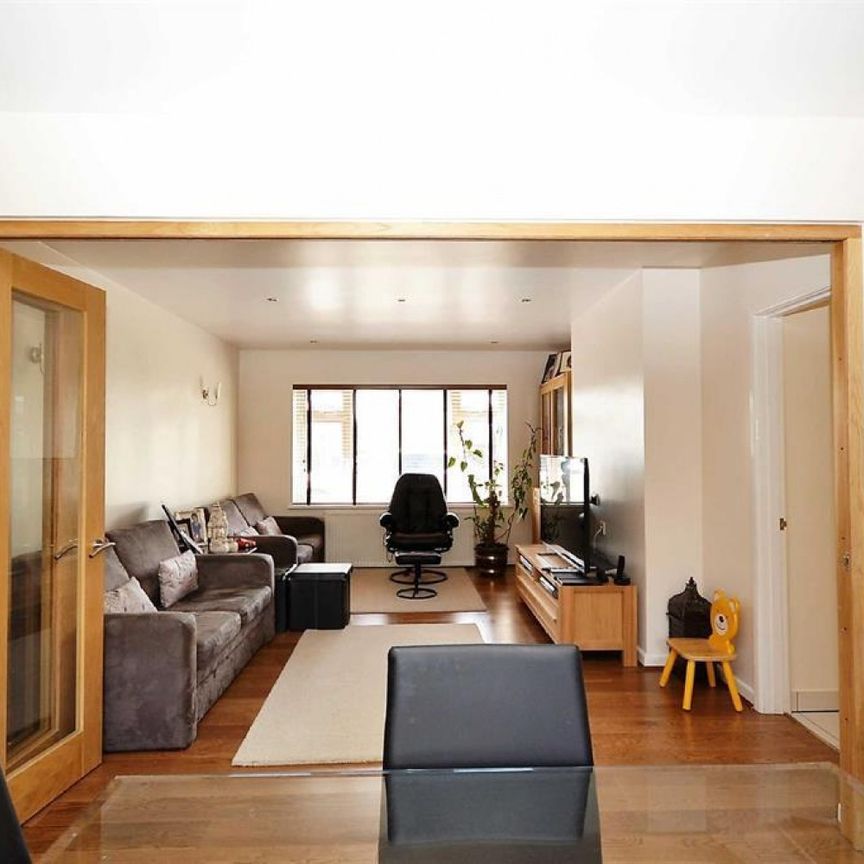 4 bedroom House To Let - Photo 1