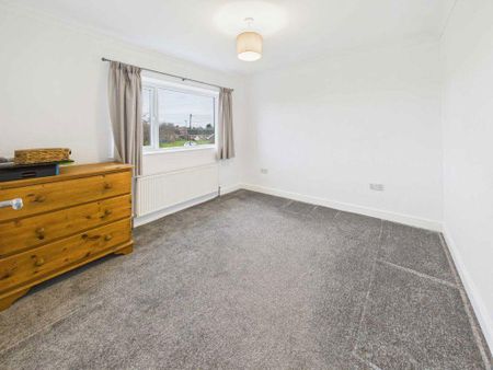 2 bedroom semi-detached house to rent - Photo 4