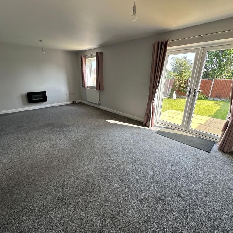 4 bedroom detached house to rent - Photo 1