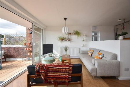 2 bedroom flat to rent - Photo 3