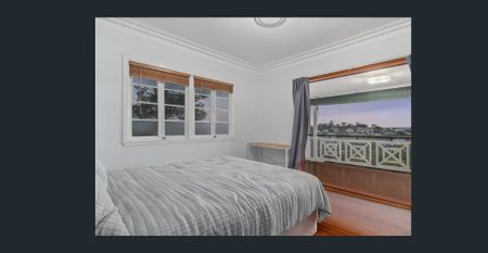 VIEWS GALORE IN SEVEN HILLS - Photo 3