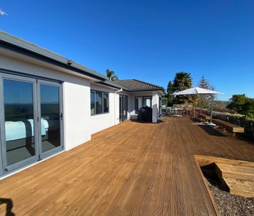 Private and spacious property - Photo 2