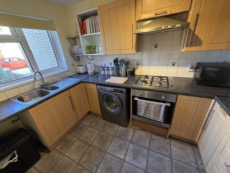 2 bedroom terraced house to rent - Photo 4