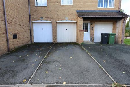 2 bedroom terraced house to rent - Photo 4