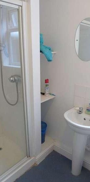 Eastfield Road, Peterborough, Cambridgeshire, PE1 - Photo 1