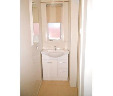 Updated One-Bedroom Villa Unit with Private Courtyard in Prime Cobu... - Photo 2