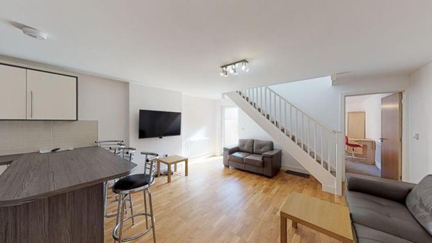 4 bedroom townhouse to rent - Photo 1