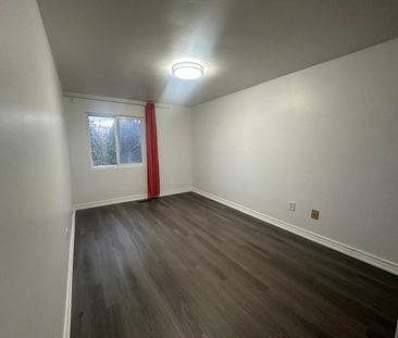 For Lease - 102 Rakewood Crescent, Toronto, Ontario - Photo 6