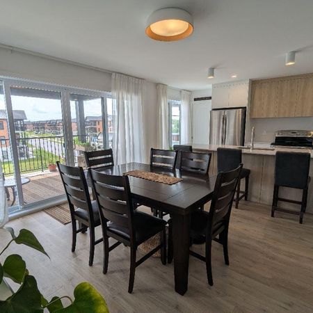 ** 1 MOIS GRATUIT ** GRAND 5½ LUXUEUX 2025 QUARTIER TRANQUILLE - Photo 3