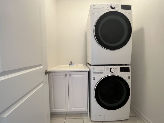 For Lease - 111 Hilts Drive, Richmond Hill, Ontario - Photo 1