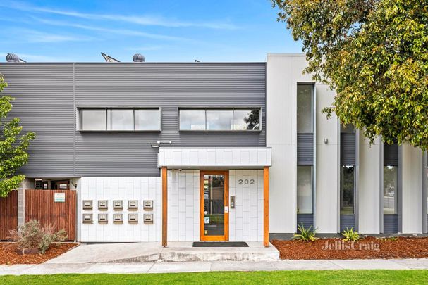 202 Kilgour Street, Geelong - Photo 1