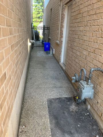 For Lease - 24 San Felice Lane, Hamilton, Ontario - Photo 3