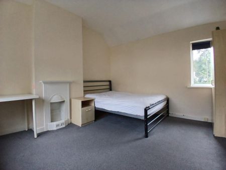 4 bedroom semi-detached house to rent - Photo 4