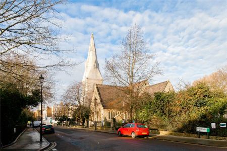 1 bedroom flat in London - Photo 4