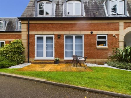 2 bedroom ground floor flat to rent - Photo 4