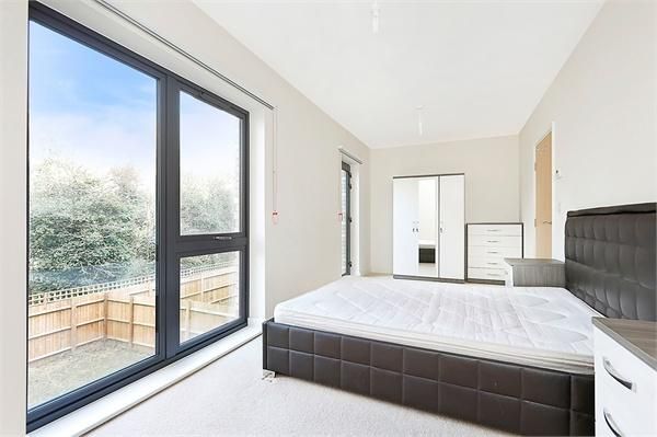 4 bedroom detached house to rent - Photo 1