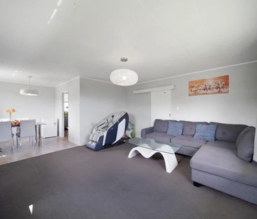 CLOVER PARK, 3 BEDROOMS - Photo 1