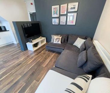 Esher Road, L6 - Photo 2