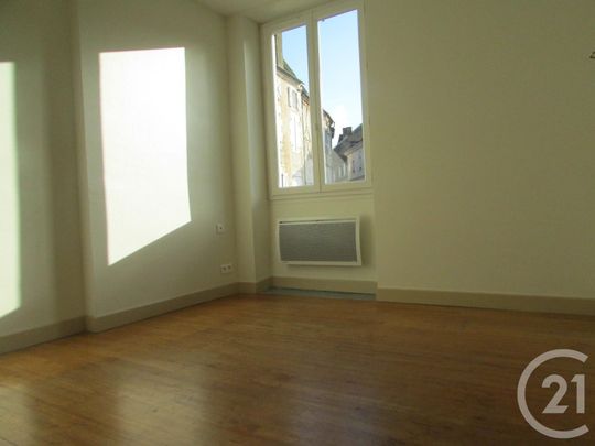 Location Appartement 2 pièces 28m² SOUILLAC 46200 - Photo 1