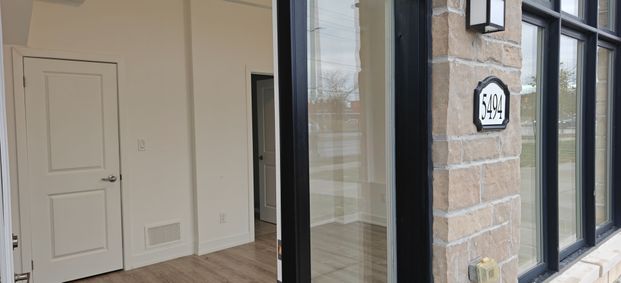 For Lease - 5494 Main Street, Whitchurch-Stouffville, Ontario - Photo 1