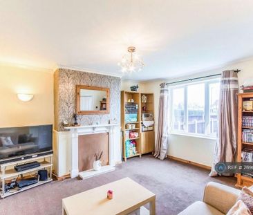 3 bedroom semi-detached house to rent - Photo 1