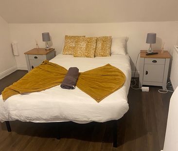 Room in a Shared House, Chester Road, M32 - Photo 3