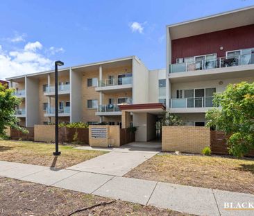Refreshed & Full of Character | Spacious One Bedroom Apartment - Photo 2