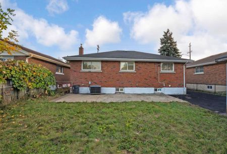 For Lease - 959 Mohawk Road Unit# Main, Hamilton, Ontario - Photo 4