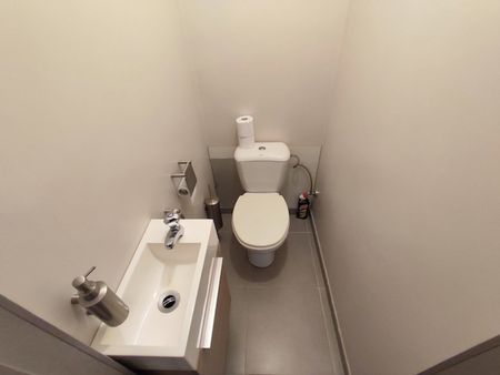 Appartement situé au 1er étage avec ascenseur à 6250 Pont-de-Loup - Foto 3